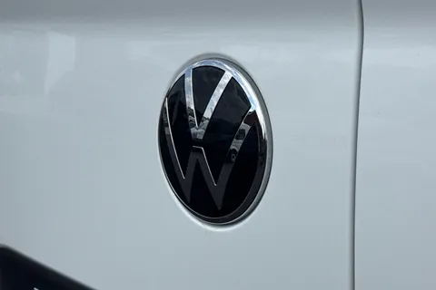 MF25JHU Volkswagen Transporter 2.0 TDI 150 Commerce Plus Van Thumbnail #25