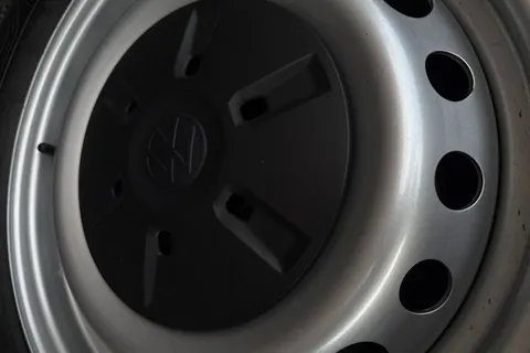 MF25JHU Volkswagen Transporter 2.0 TDI 150 Commerce Plus Van Thumbnail #29