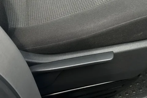 PF73XRG Volkswagen Transporter 2.0 TDI 150 Startline Van Thumbnail #34