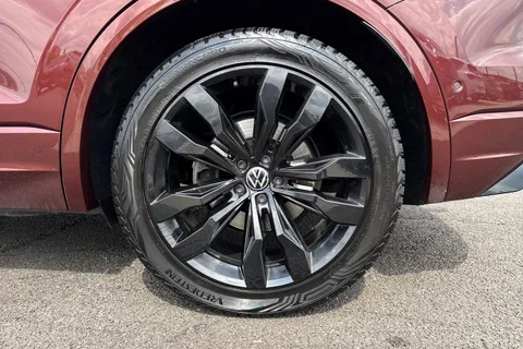 10 of 55 for Volkswagen Touareg 3.0 V6 TDI 4Motion Black Edition 5dr Tip Auto **FACTORY TOWBAR**