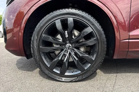 11 of 55 for Volkswagen Touareg 3.0 V6 TDI 4Motion Black Edition 5dr Tip Auto **FACTORY TOWBAR**