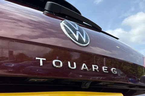 26 of 55 for Volkswagen Touareg 3.0 V6 TDI 4Motion Black Edition 5dr Tip Auto **FACTORY TOWBAR**