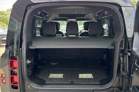 KW74YYM Land Rover Defender 110 3.0 D350 X-Dynamic HSE 5dr Thumbnail #12