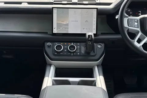 KW74YYM Land Rover Defender 110 3.0 D350 X-Dynamic HSE 5dr Thumbnail #16