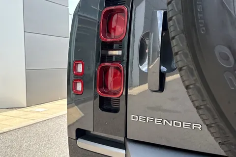 KW74YYM Land Rover Defender 110 3.0 D350 X-Dynamic HSE 5dr Thumbnail #28