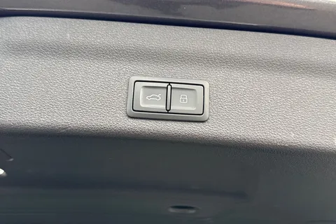 BA72DFG Audi A6 Avant Avant Black Edition 40 TDI quattro 204 PS S tronic Thumbnail #45