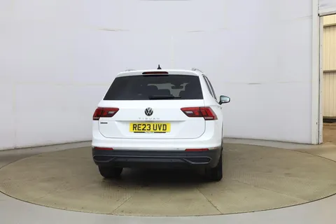 RE23UVD Volkswagen Tiguan Allspace 1.5 TSI Life DSG Euro 6 (s/s) 5dr Thumbnail #6