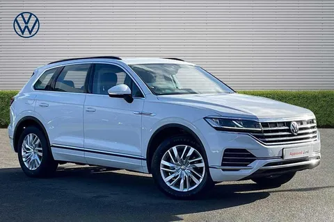 1 of 51 for Volkswagen Touareg 3.0TDI (231ps) SEL 4Motion 5dr ⭐Heated Front Seats⭐
