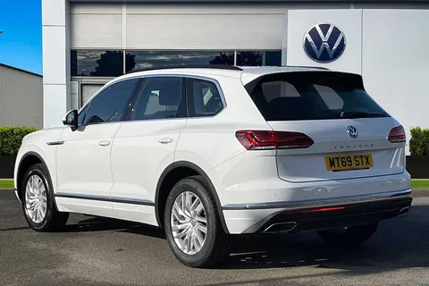 3 of 51 for Volkswagen Touareg 3.0TDI (231ps) SEL 4Motion 5dr ⭐Heated Front Seats⭐