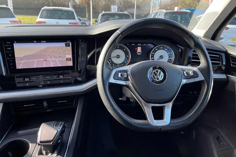 13 of 51 for Volkswagen Touareg 3.0TDI (231ps) SEL 4Motion 5dr ⭐Heated Front Seats⭐