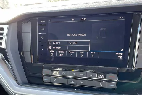 32 of 51 for Volkswagen Touareg 3.0TDI (231ps) SEL 4Motion 5dr ⭐Heated Front Seats⭐