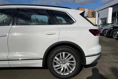 42 of 51 for Volkswagen Touareg 3.0TDI (231ps) SEL 4Motion 5dr ⭐Heated Front Seats⭐