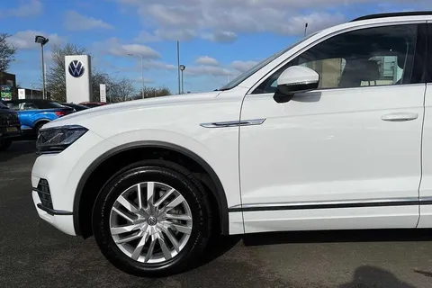 43 of 51 for Volkswagen Touareg 3.0TDI (231ps) SEL 4Motion 5dr ⭐Heated Front Seats⭐