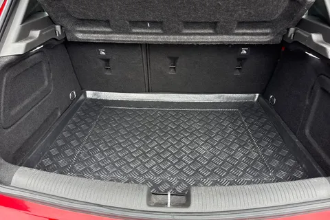 7 of 39 for Vauxhall Astra 1.6 CDTi BlueInjection SRi VX Line Hatchback 5dr Diesel Manual Euro 6 (s/s) (136 ps)