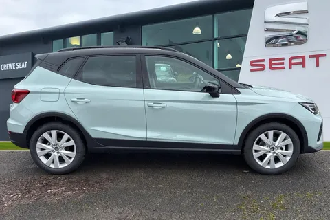 SEAT Arona 1.0 TSI FR First Edition DSG Euro 6 (s/s) 5dr Thumbnail #4