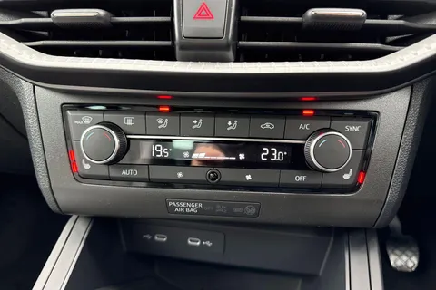 SEAT Arona 1.0 TSI FR First Edition DSG Euro 6 (s/s) 5dr Thumbnail #16