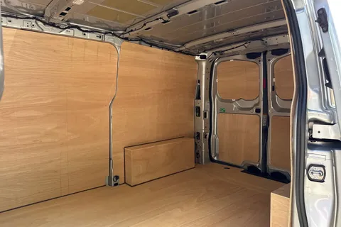 PN75NCC Volkswagen Transporter 2.0 TDI 110 Commerce Pro Van Thumbnail #18