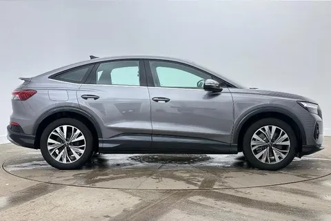 KM75ZWY Audi Q4 e-tron Q4 Sportback Sport 45 e-tron  210,00 kW Thumbnail #4