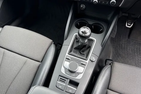 PJ19KWA Audi A3 1.6 TDI 30 Black Edition Sportback Euro 6 (s/s) 5dr Thumbnail #24