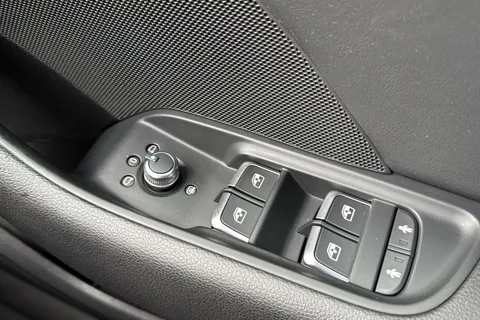 PJ19KWA Audi A3 1.6 TDI 30 Black Edition Sportback Euro 6 (s/s) 5dr Thumbnail #38