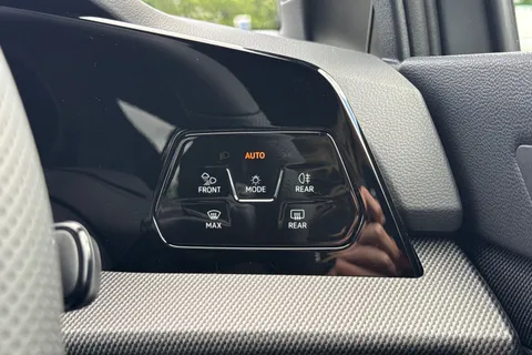 Volkswagen Golf 1.5 eTSI MHEV Black Edition DSG Euro 6 (s/s) 5dr Thumbnail #36