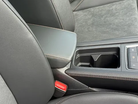 33 of 39 for CUPRA Formentor 1.5 eTSI V2 DSG Euro 6 (s/s) 5dr