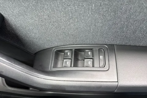 40 of 67 for SEAT Ateca 1.0 TSI SE Technology Euro 6 (s/s) 5dr