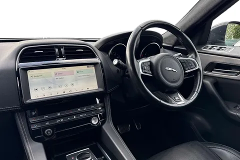 SH19TTZ Jaguar F-Pace 2.0 D180 R-Sport Auto AWD Euro 6 (s/s) 5dr Thumbnail #19