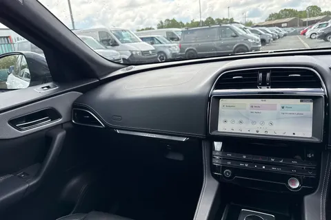 SH19TTZ Jaguar F-Pace 2.0 D180 R-Sport Auto AWD Euro 6 (s/s) 5dr Thumbnail #21