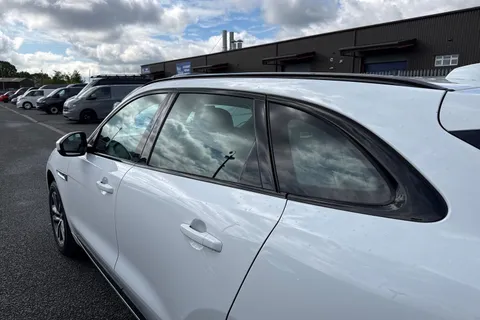SH19TTZ Jaguar F-Pace 2.0 D180 R-Sport Auto AWD Euro 6 (s/s) 5dr Thumbnail #28