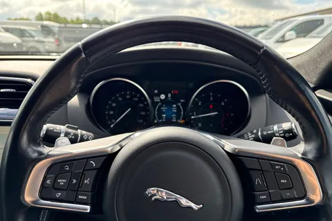 SH19TTZ Jaguar F-Pace 2.0 D180 R-Sport Auto AWD Euro 6 (s/s) 5dr Thumbnail #33