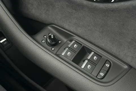 Audi Q7 3.0 TDI V6 Black Edition Tiptronic quattro Euro 6 (s/s) 5dr Thumbnail #44