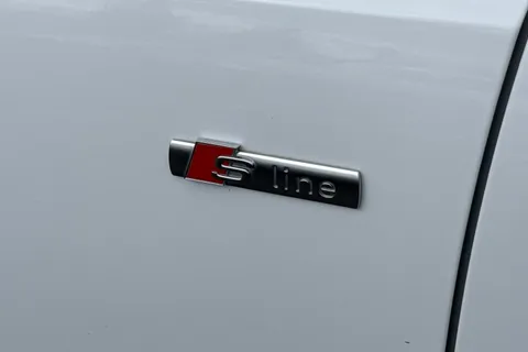 LM73HFD Audi A4 Avant Avant S line 35 TFSI 150 PS S tronic Thumbnail #47