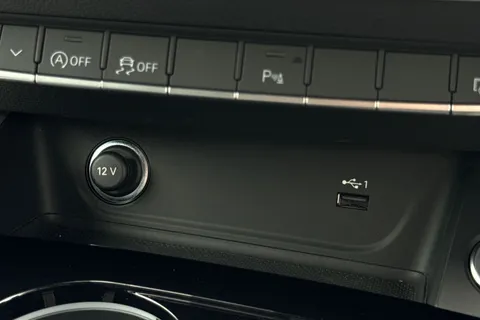 LM73HFD Audi A4 Avant Avant S line 35 TFSI 150 PS S tronic Thumbnail #51
