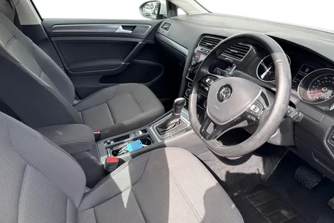 DG68UUA Volkswagen Golf 2.0 TDI SE 5dr DSG [Nav] ⭐1 Year Volkswagen Warranty⭐ Thumbnail #15