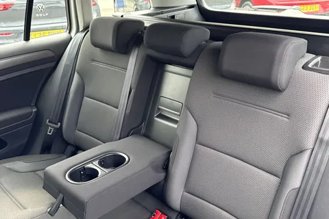DG68UUA Volkswagen Golf 2.0 TDI SE 5dr DSG [Nav] ⭐1 Year Volkswagen Warranty⭐ Thumbnail #20