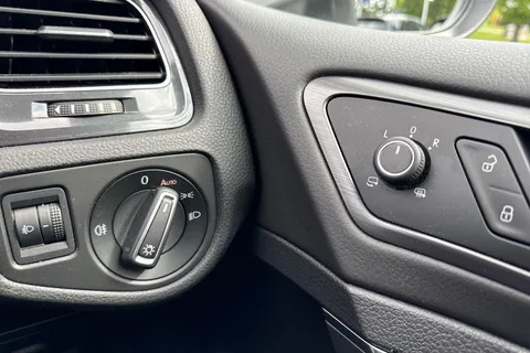 DG68UUA Volkswagen Golf 2.0 TDI SE 5dr DSG [Nav] ⭐1 Year Volkswagen Warranty⭐ Thumbnail #26