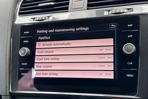 DG68UUA Volkswagen Golf 2.0 TDI SE 5dr DSG [Nav] ⭐1 Year Volkswagen Warranty⭐ Thumbnail #36