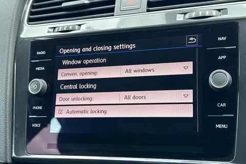 DG68UUA Volkswagen Golf 2.0 TDI SE 5dr DSG [Nav] ⭐1 Year Volkswagen Warranty⭐ Thumbnail #38