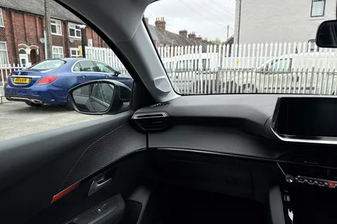 15 of 45 for PEUGEOT 208 1.2 PureTech Active Premium + EAT Euro 6 (s/s) 5dr