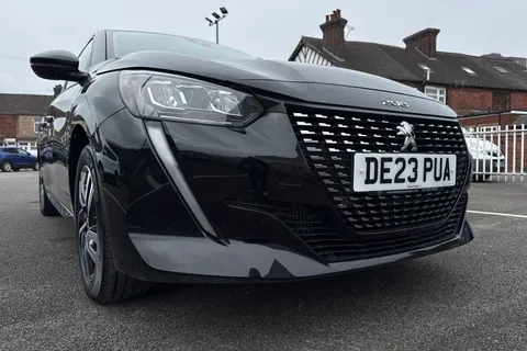 17 of 45 for PEUGEOT 208 1.2 PureTech Active Premium + EAT Euro 6 (s/s) 5dr