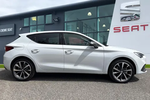 SEAT Leon 1.5 TSI EVO FR Sport Euro 6 (s/s) 5dr Thumbnail #4