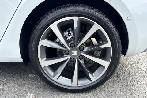 SEAT Leon 1.5 TSI EVO FR Sport Euro 6 (s/s) 5dr Thumbnail #12