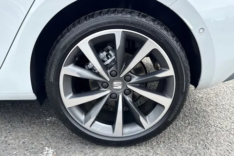 SEAT Leon 1.5 TSI EVO FR Sport Euro 6 (s/s) 5dr Thumbnail #13
