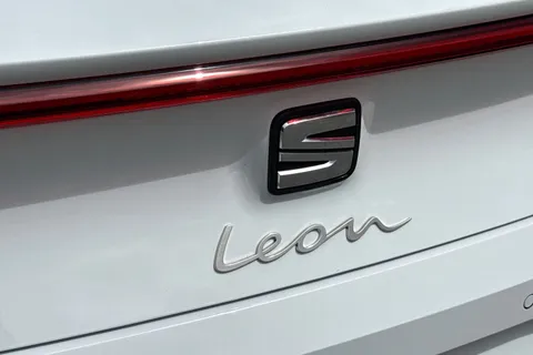 SEAT Leon 1.5 TSI EVO FR Sport Euro 6 (s/s) 5dr Thumbnail #29