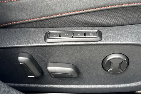 SEAT Leon 1.5 TSI EVO FR Sport Euro 6 (s/s) 5dr Thumbnail #33