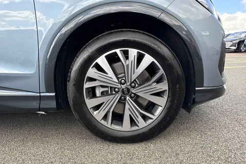 KR75ZSV Audi Q4 e-tron Q4  Sport 45 e-tron quattro 210,00 kW Thumbnail #11