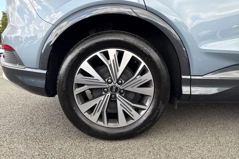 KR75ZSV Audi Q4 e-tron Q4  Sport 45 e-tron quattro 210,00 kW Thumbnail #12