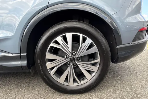 KR75ZSV Audi Q4 e-tron Q4  Sport 45 e-tron quattro 210,00 kW Thumbnail #13