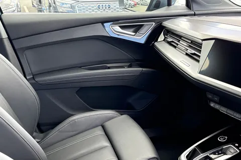 KR75ZSV Audi Q4 e-tron Q4  Sport 45 e-tron quattro 210,00 kW Thumbnail #21